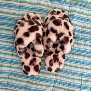 Shiraleah Brown and Cream Leopard Slippers